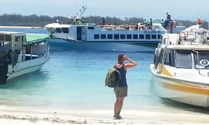 Fast boat from Lombok to the Gili Islands with schedule, ticket prices, and booking information